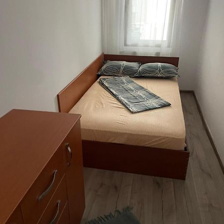 Propriete Ten - Close To University, Hospital And Downtown Iasi Esterno foto