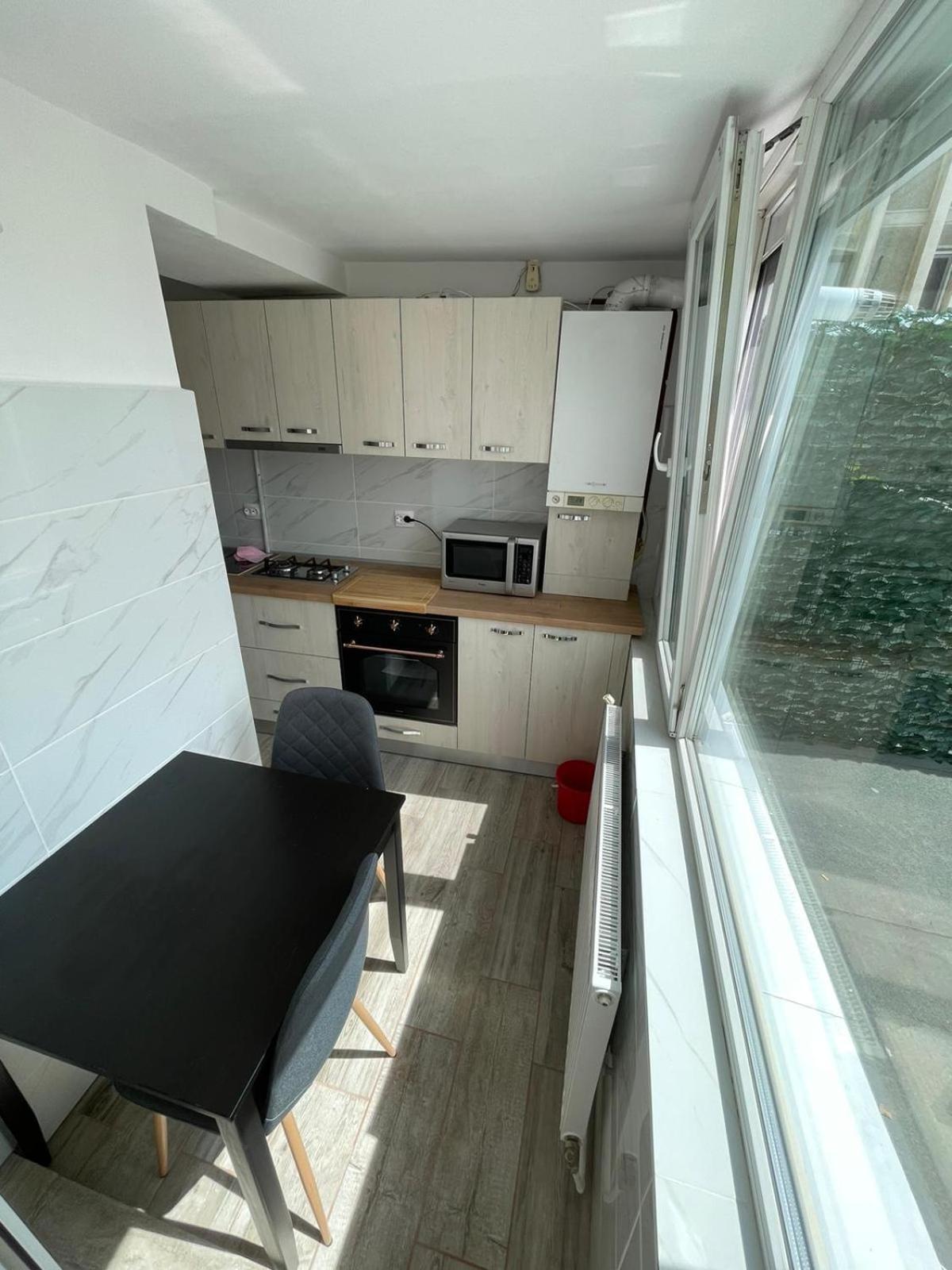 Propriete Ten - Close To University, Hospital And Downtown Iasi Esterno foto